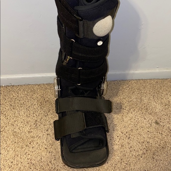 Walking Boot - Picture 5 of 7